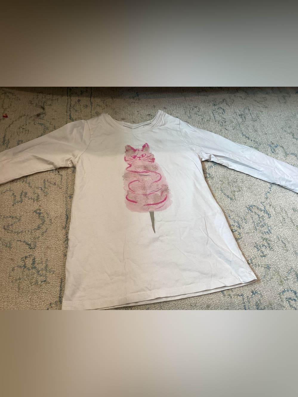 🇺🇸🇺🇸🇺🇸🇺🇸 girls Tea white long sleeve top with pink cat cotton candy graphic.
